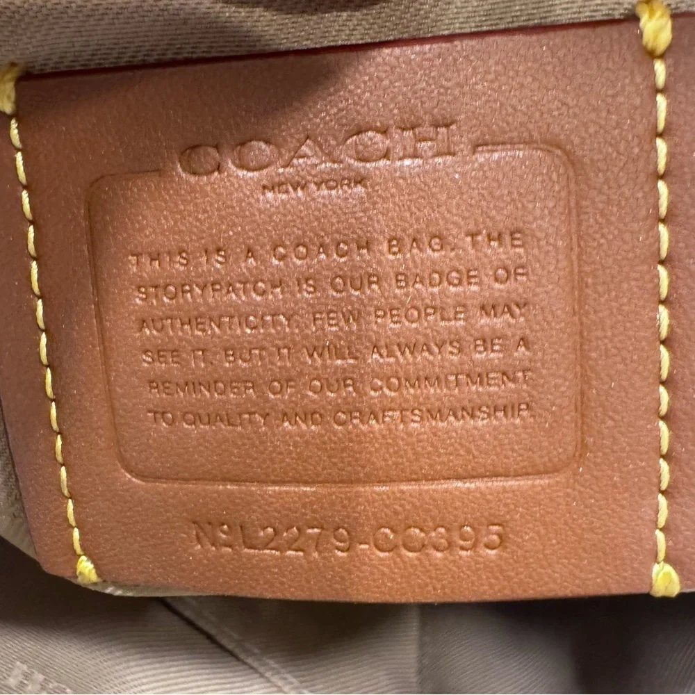 COACH Pebble Leather Taylor Medium Tote C Dangle Charm Chalk EUC